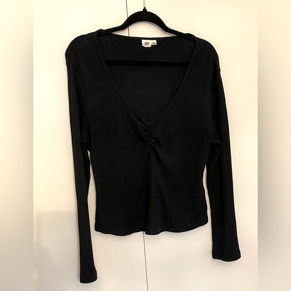 tentree Ruched V-Neck Long Sleeve, size XL - Picture 4 of 9